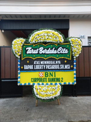 Papan Bunga Duka di Kreo Selatan