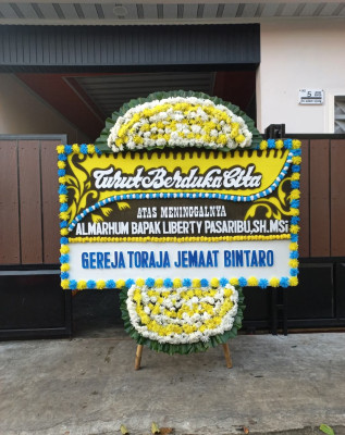 Papan Bunga Duka di Kreo Selatan