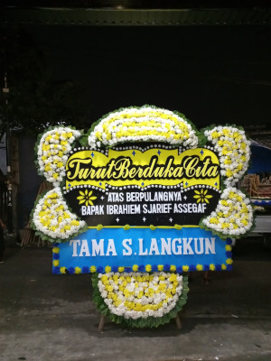 Papan Bunga Duka di Kreo Selatan